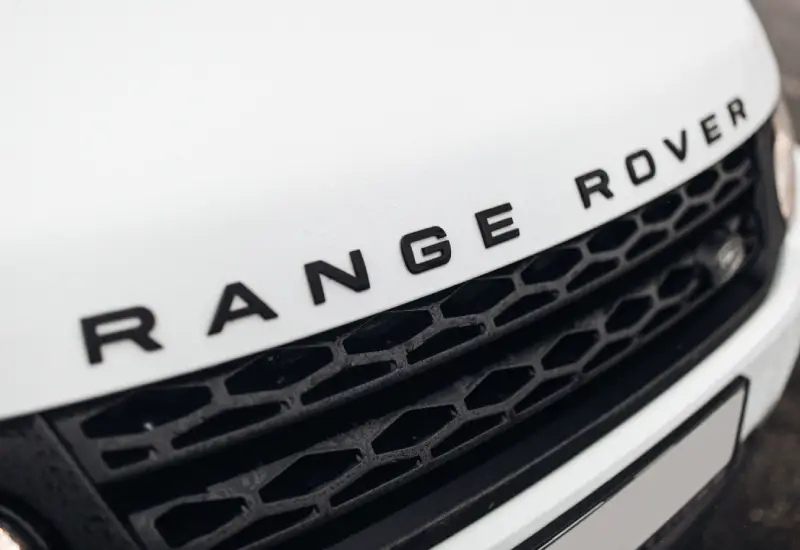 renting luxury cars in dubai